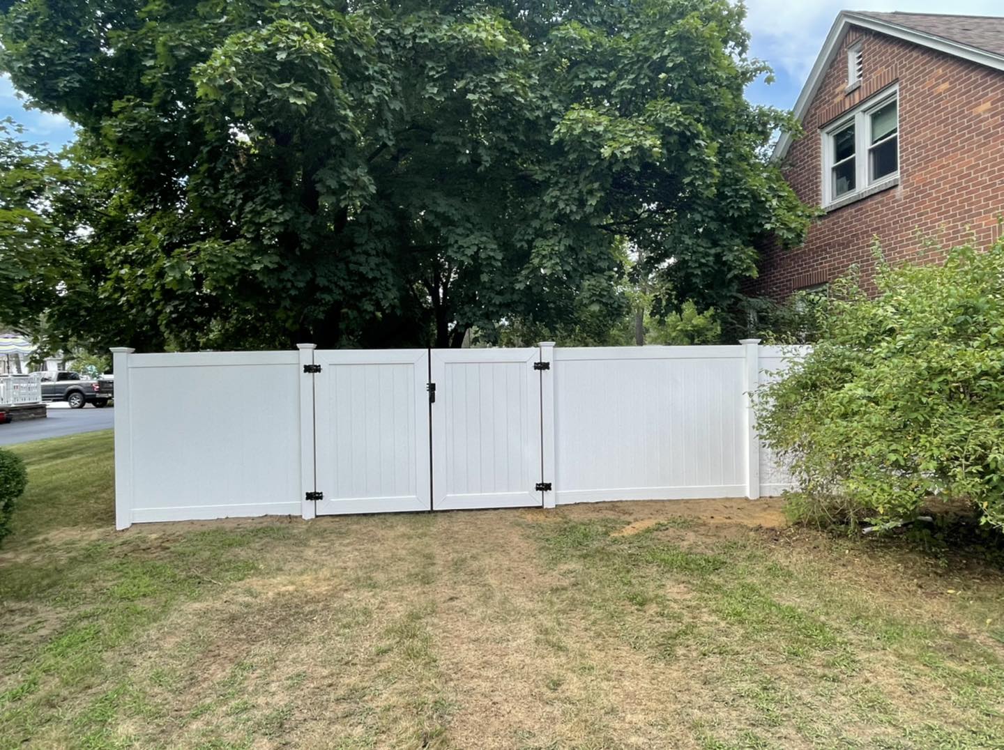 6’ PVC Solid Privacy WHITE with 8’ Wide Double Gate (1)